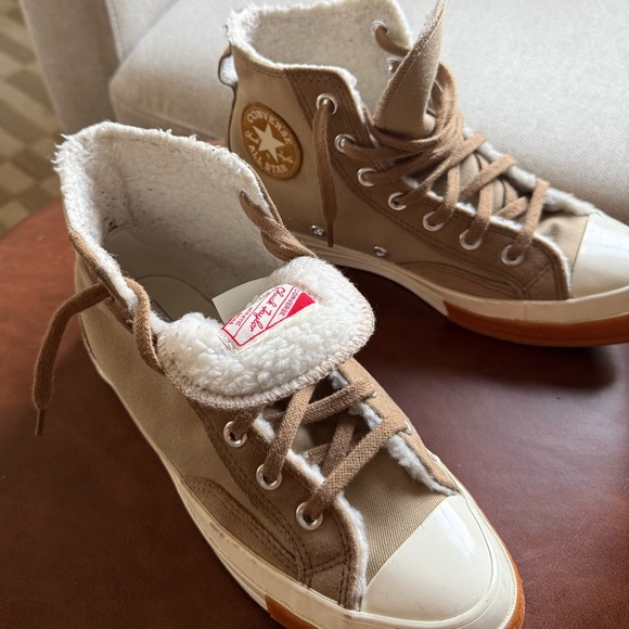 Converse All Star Chuck Taylor High Top Sneakers, Men's Size 6/Women's Size 8 - Picture 5 of 6